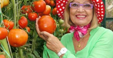 Oktyabrina Ganichkina aux tomates
